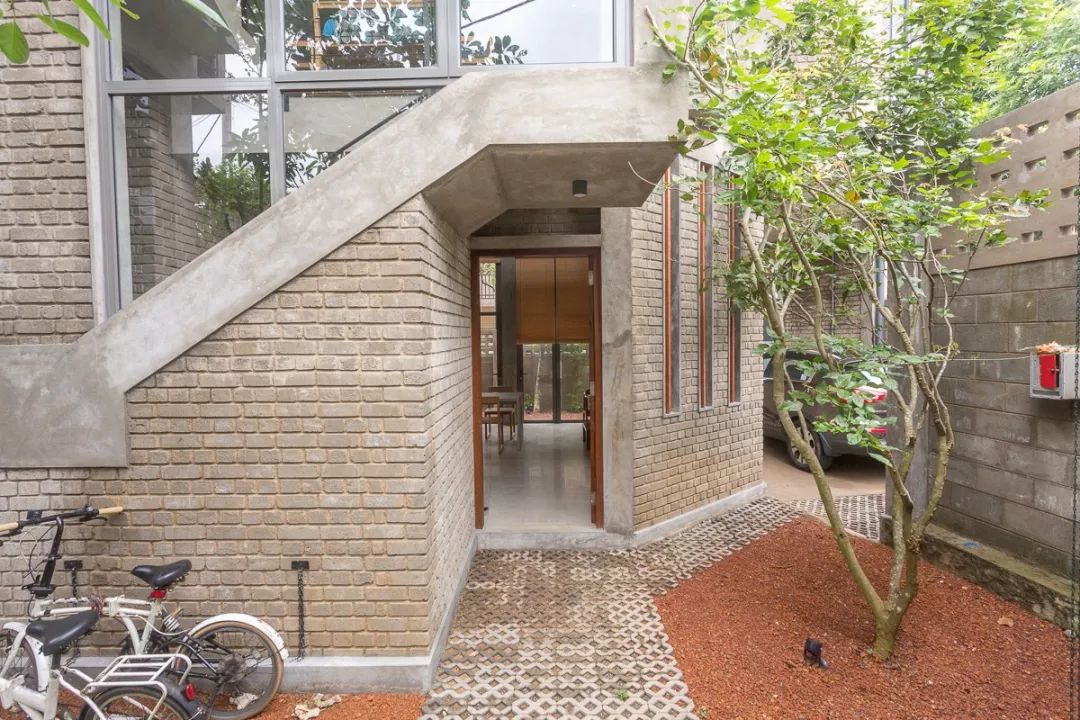 水泥“宝塔”住宅,简约中性之美-18