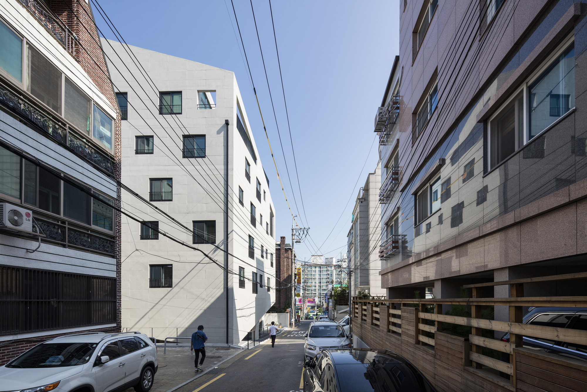 Bracing House / Atelier Jun-30