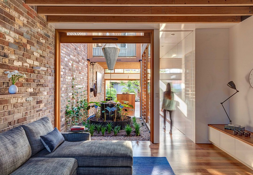 Alexandria House / Aqua Perma Solar Firma by CplusC-5