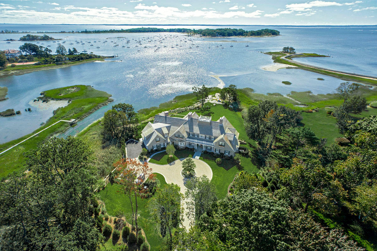 Transitional Beach Style House with New England Charm-8