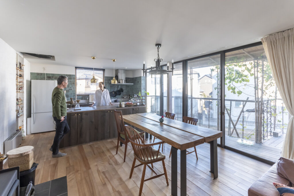 都市型パッシブデザインの家 自然素材にこだわり経年美を楽しみながら暮らす | Architecture | 100%LiFE-14