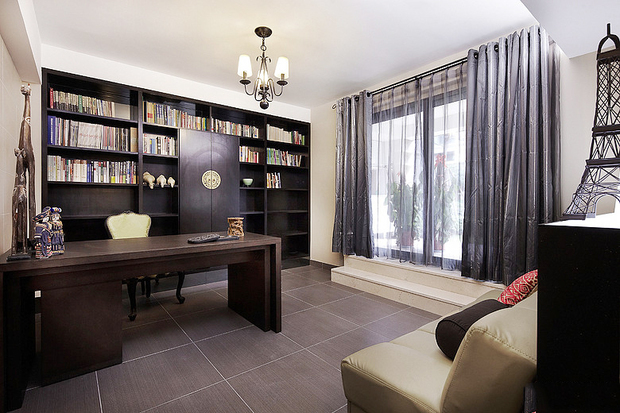 抢眼的家居搭配   105平古典复式奢华居-28