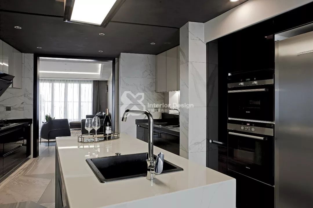 黑白极简,打造 330㎡顶层复式梦空间-70