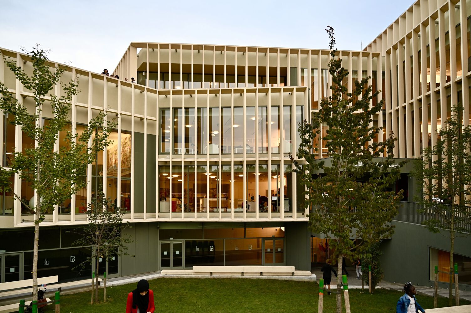 皮拉林·巴耶斯图书馆丨西班牙丨VOL studio architecture-9