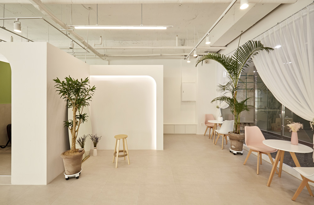 现代简约 46 平米美容室设计-13