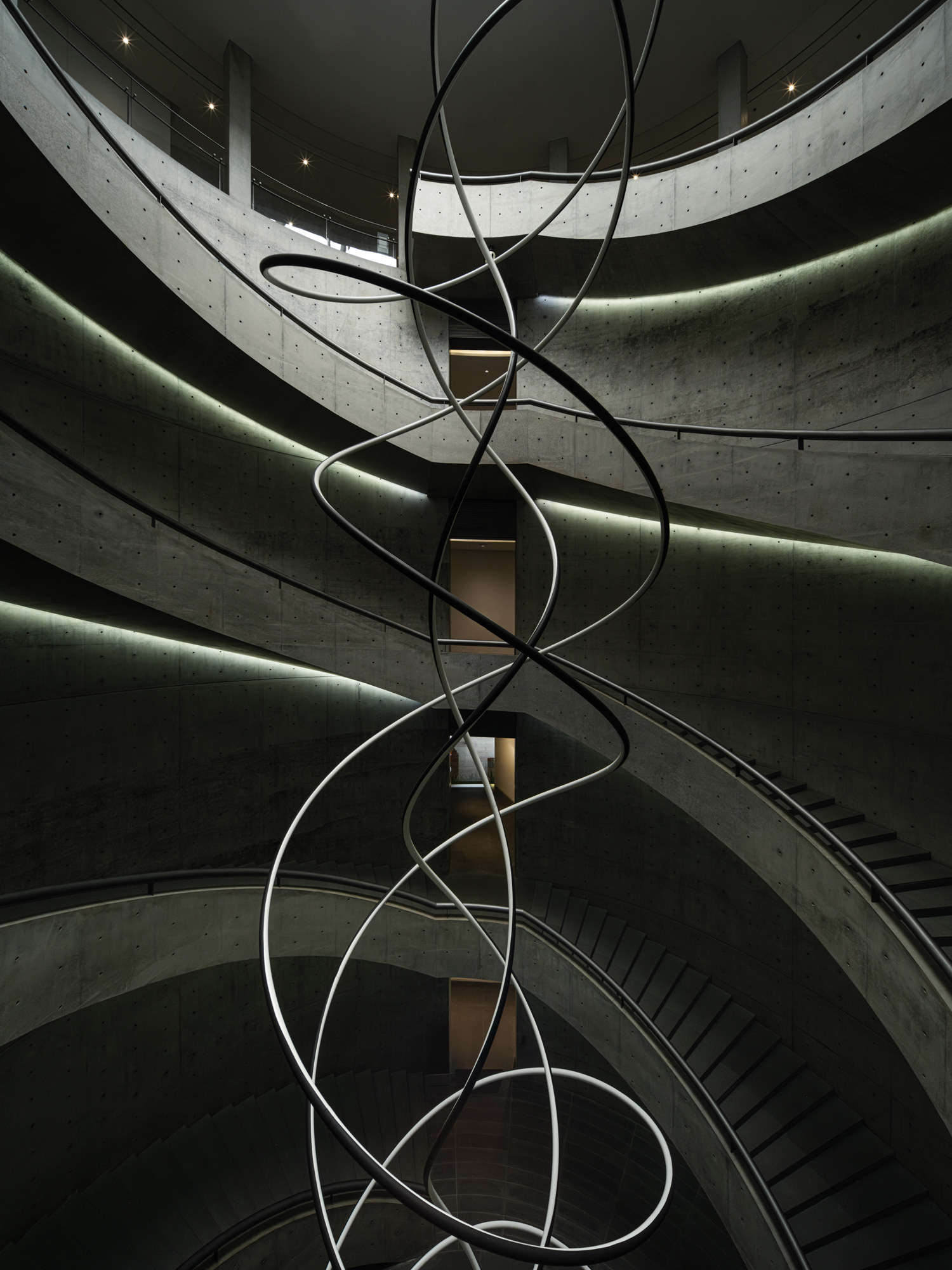 He Art Museum (HEM) | Atmospheric column-16