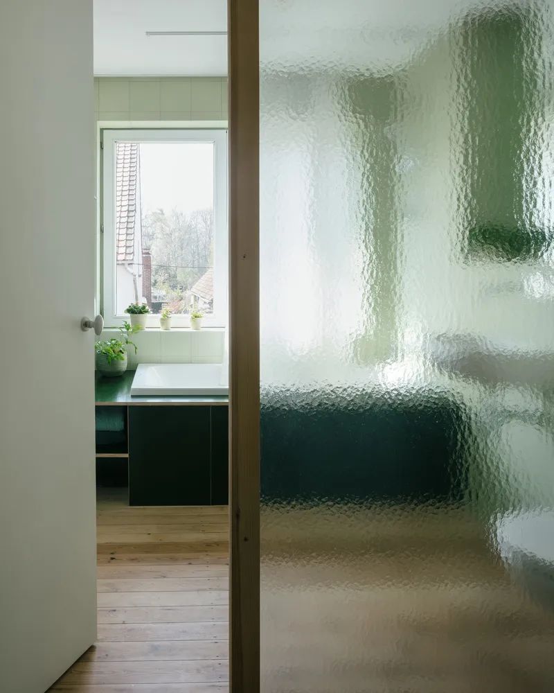 狭长工人房变花园住宅丨勾勾手设计网-14