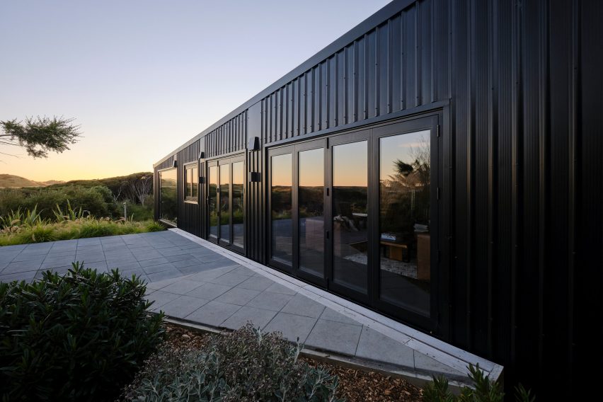 新西兰 Coast House · 与自然共生的现代海滨住宅丨Stacey Farrell-14