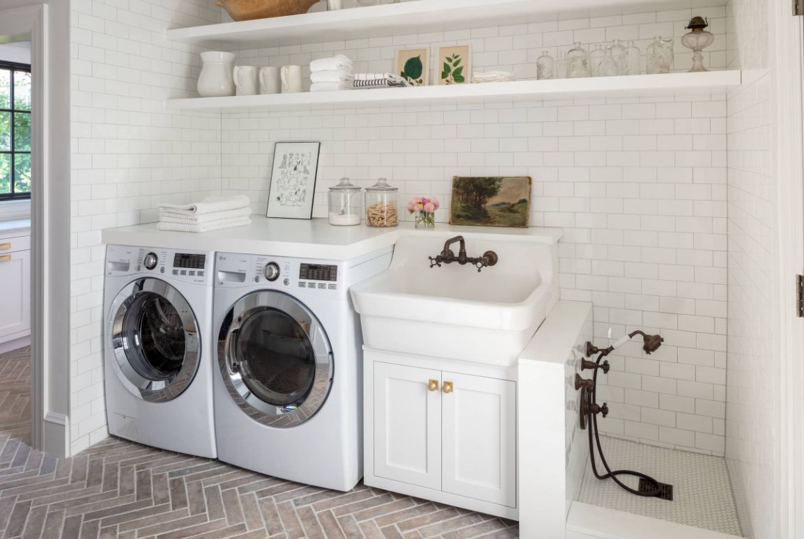 Stylish Ways To Take Full Advantage Of Your Laundry Shelves-12