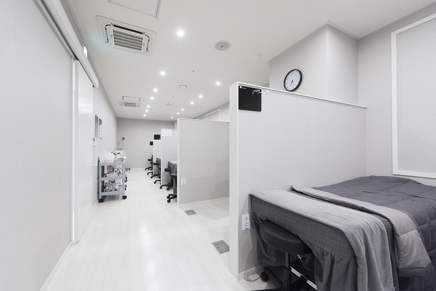 现代简约 88 平整形外科诊所空间设计-6
