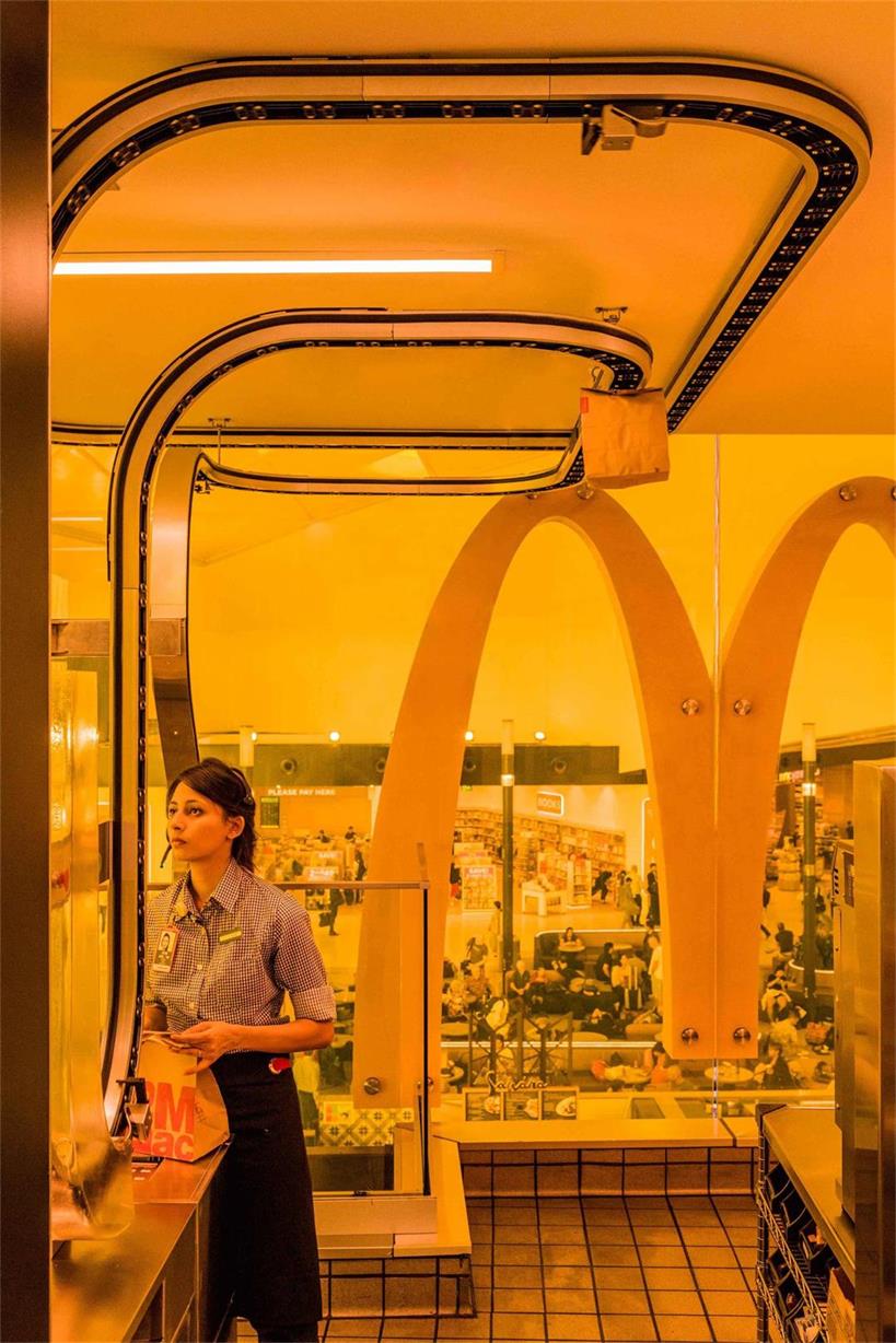 悉尼机场麦当劳店面设计丨澳大利亚悉尼丨Landini Associates-11