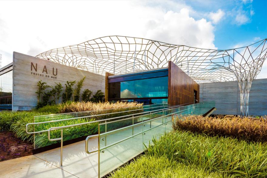 巴西 NAU 餐厅设计 | 渔网外观,自然光运用,海洋气息室内设计-1