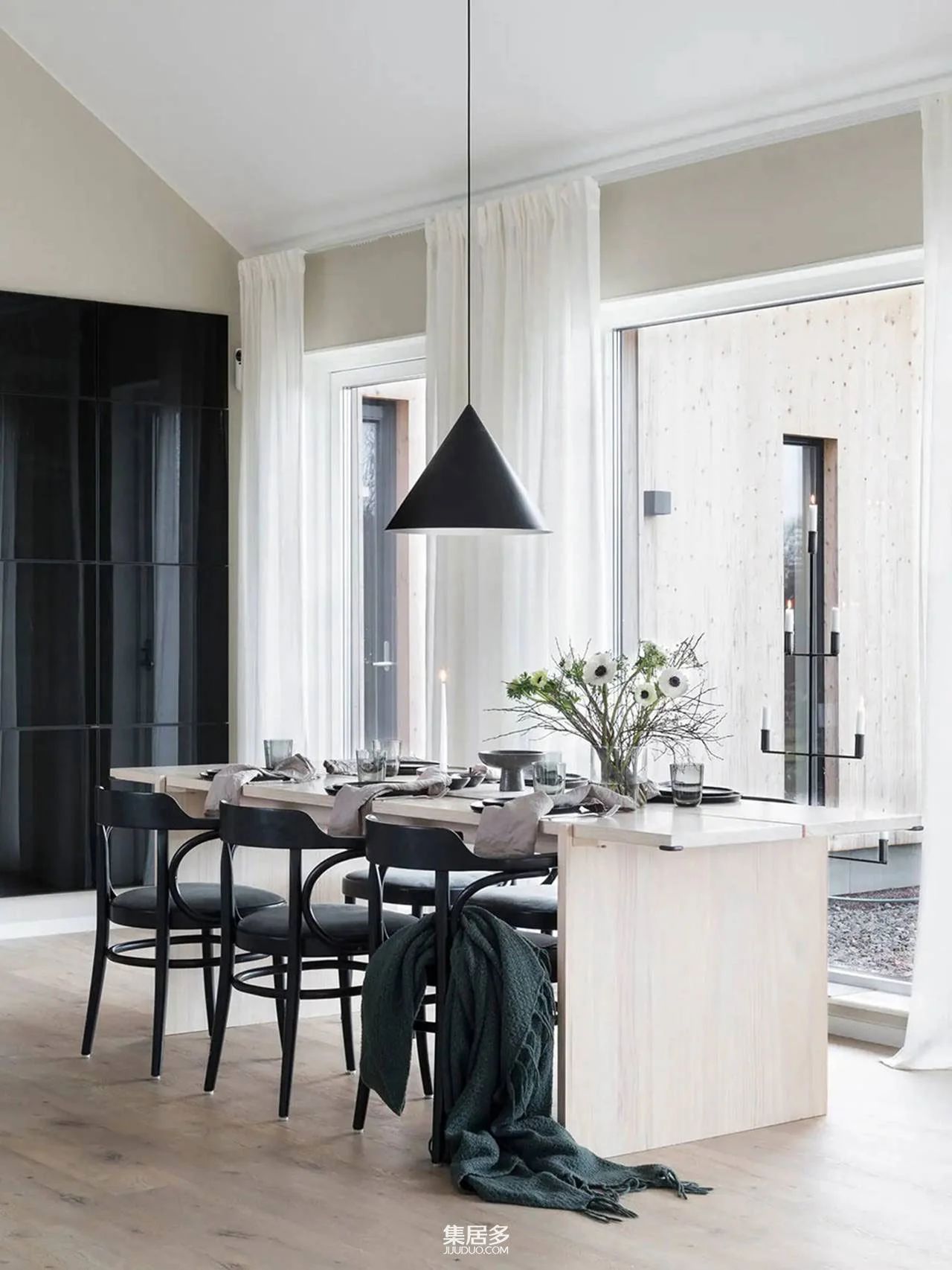 瑞典森林中的现代谷仓风小屋丨当地知名的建筑师和设计师-9