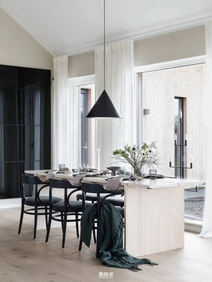 瑞典森林中的现代谷仓风小屋丨当地知名的建筑师和设计师-9