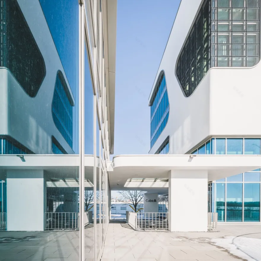 智能玻璃创新办公建筑——3deluxe 打造 FC 校园-23