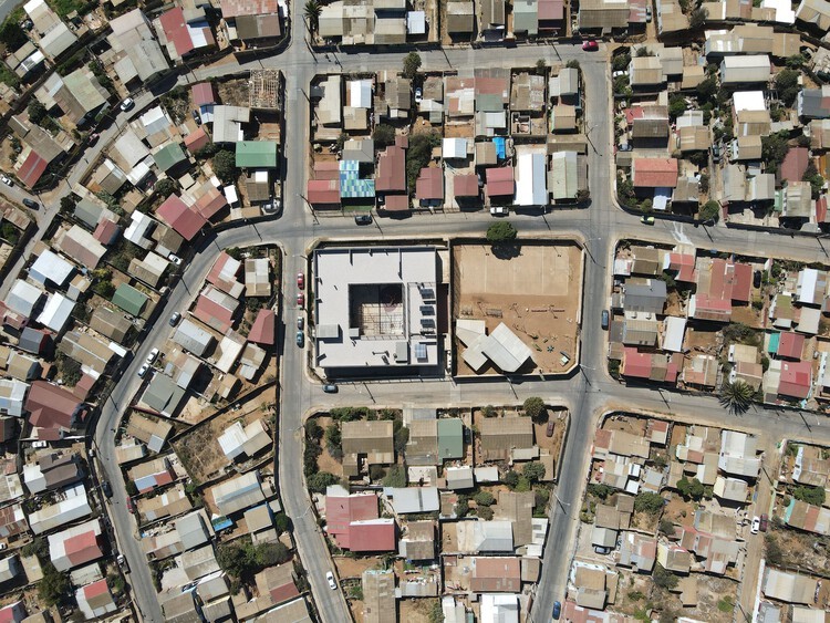 Jardín infantil y sala cuna Golondrina de Valparaíso / Pedro Lomboy Castillo | ArchDaily en Español-34