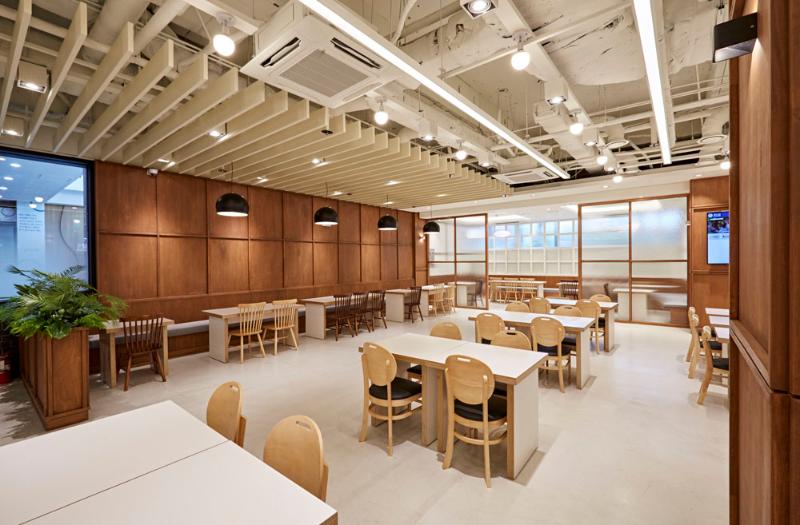 158 平米现代餐厅设计，打造白色与木纹的美食空间-17