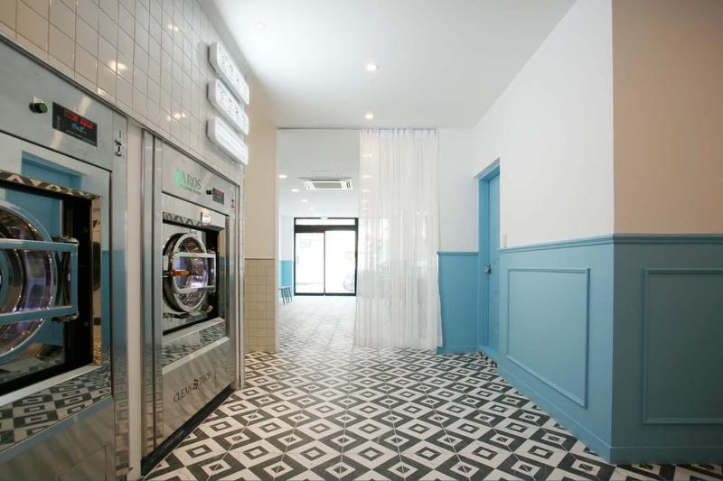 简约天空蓝点缀，打造温馨洗衣房-4