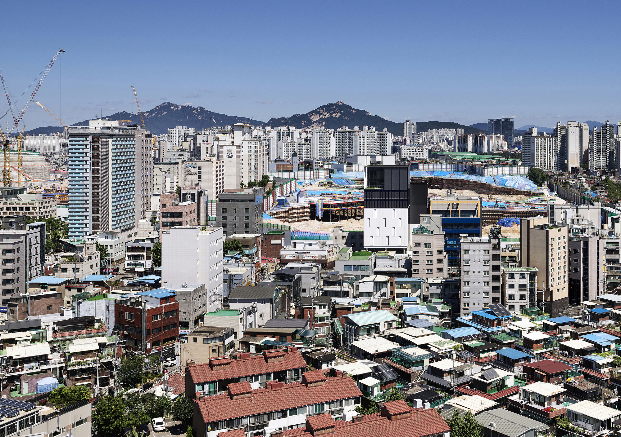 Triplet Code Imun Neighborhood Facility / L'EAU design-16