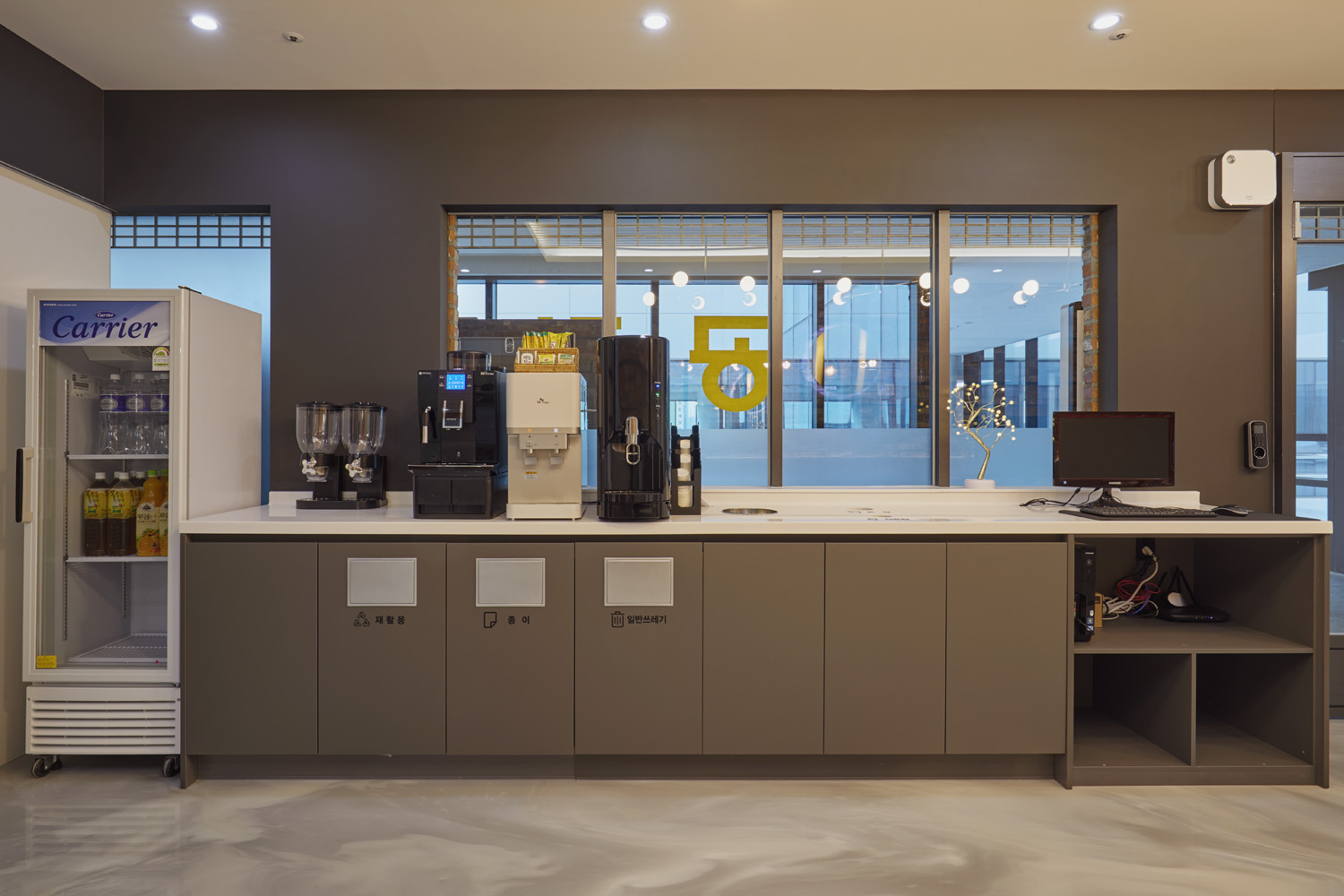 简约舒适 55 平工作室设计-7