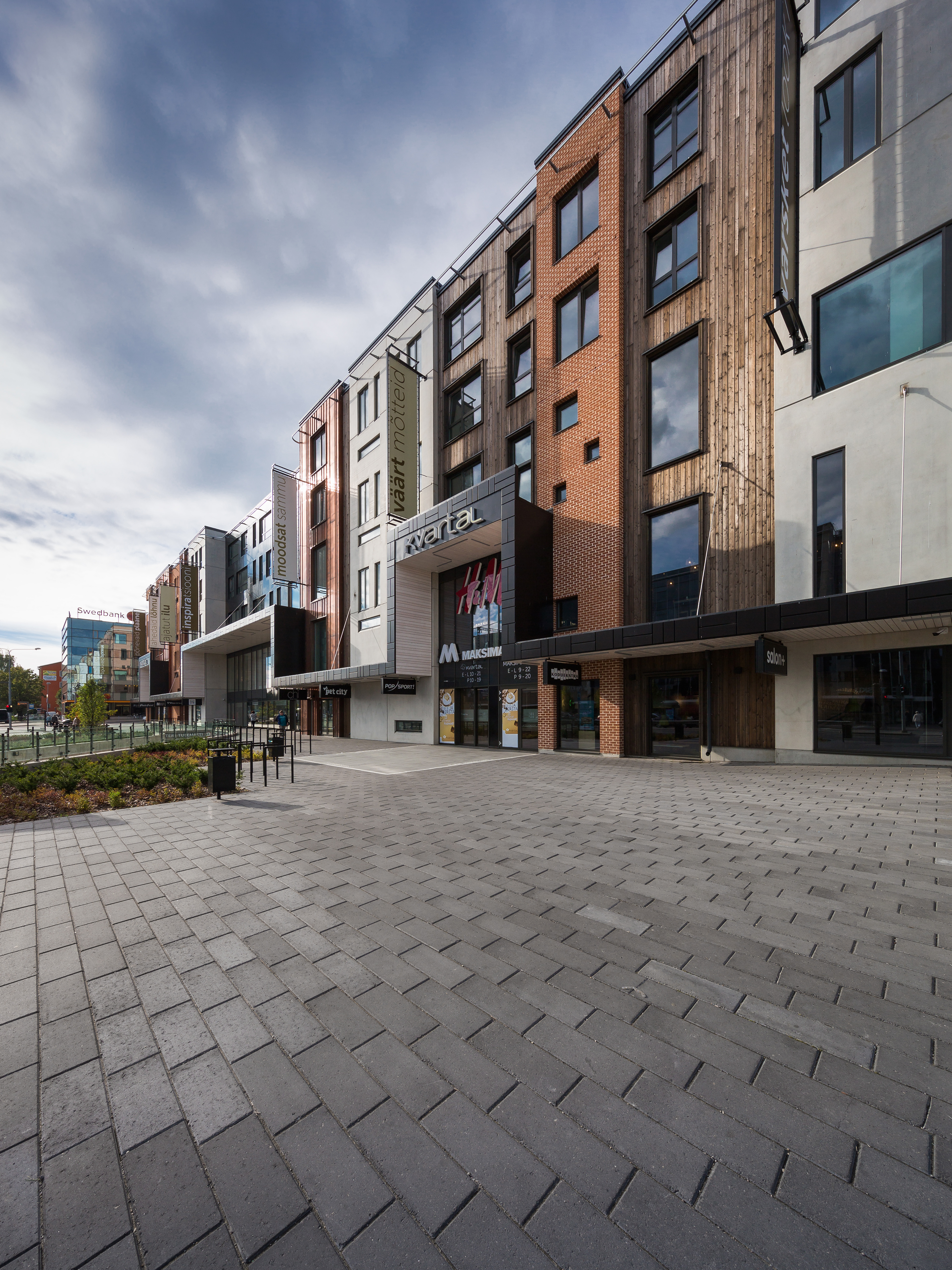 Kvartal 购物中心的室内设计亮点与趋势分析-27