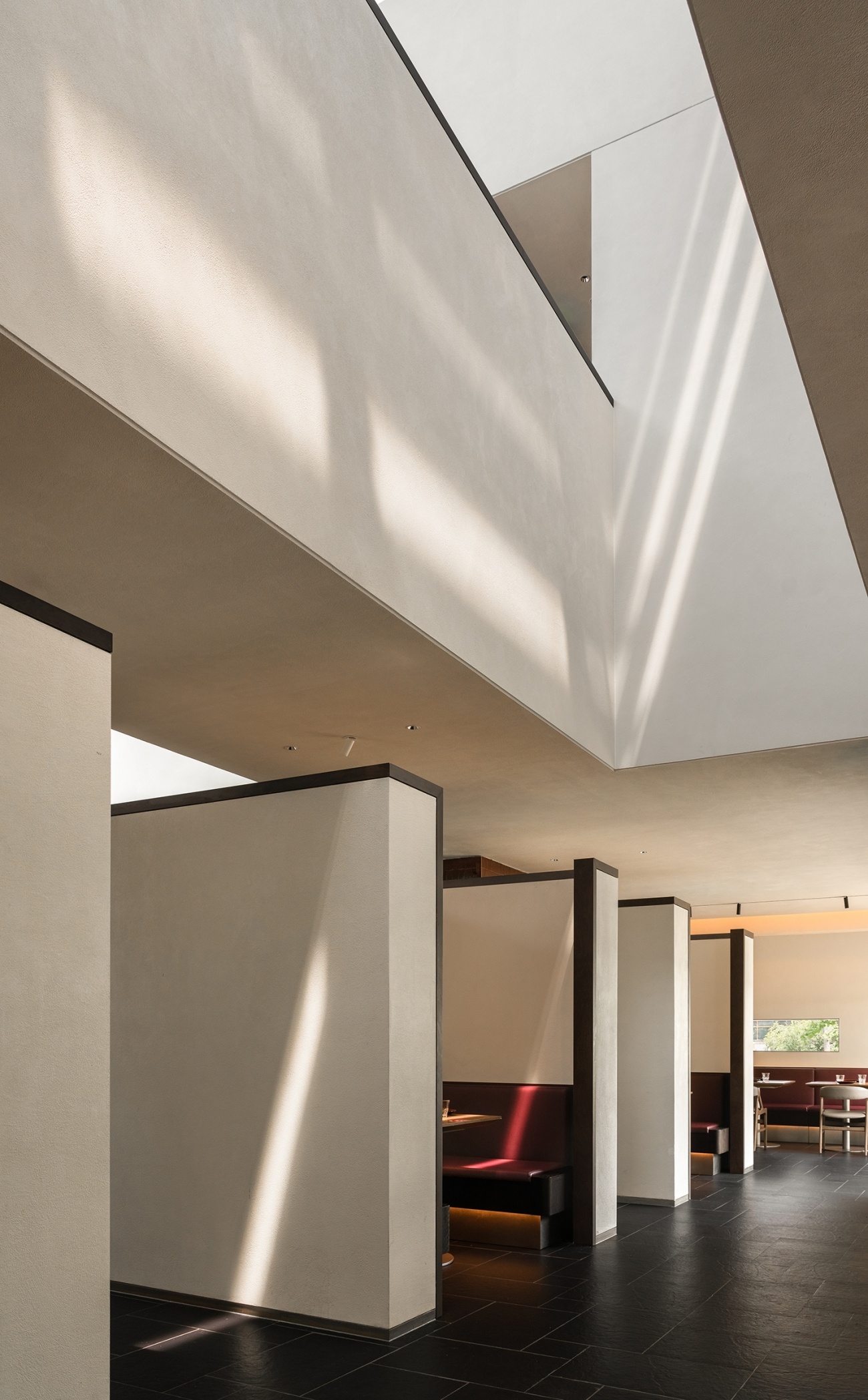 杨氏青 · 百家湖店丨中国南京丨IN.X屋里门外设计-34