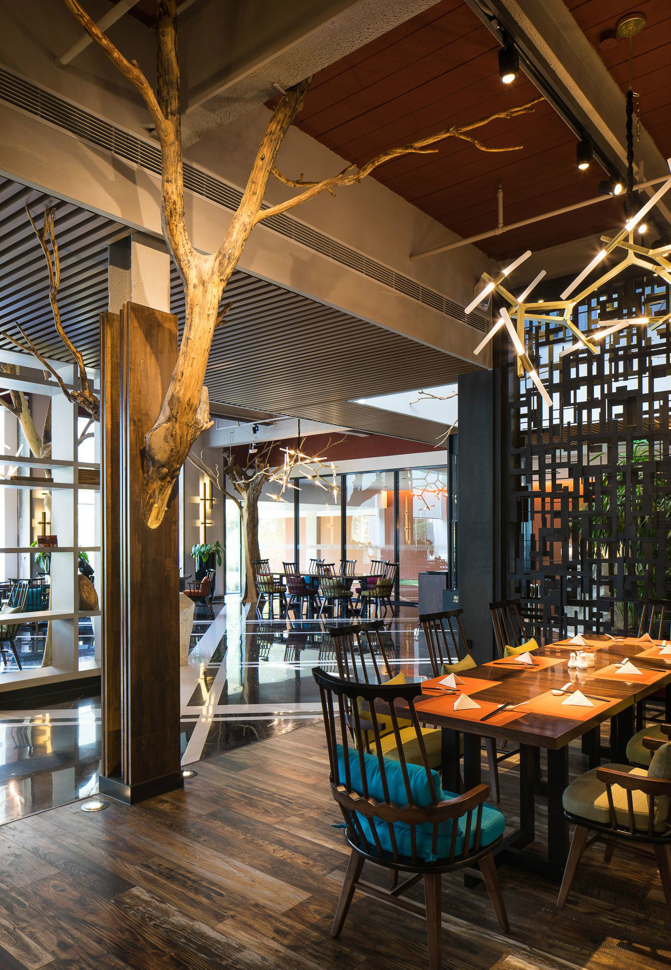 筑土设计  极富艺术感的“树”餐厅-13