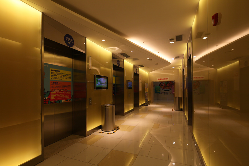 西安苏宁电器广场-10