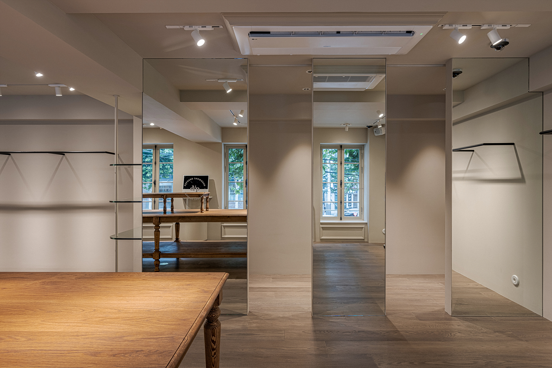 高级时尚 | 80 平小空间完美融合现代设计与功能性-11