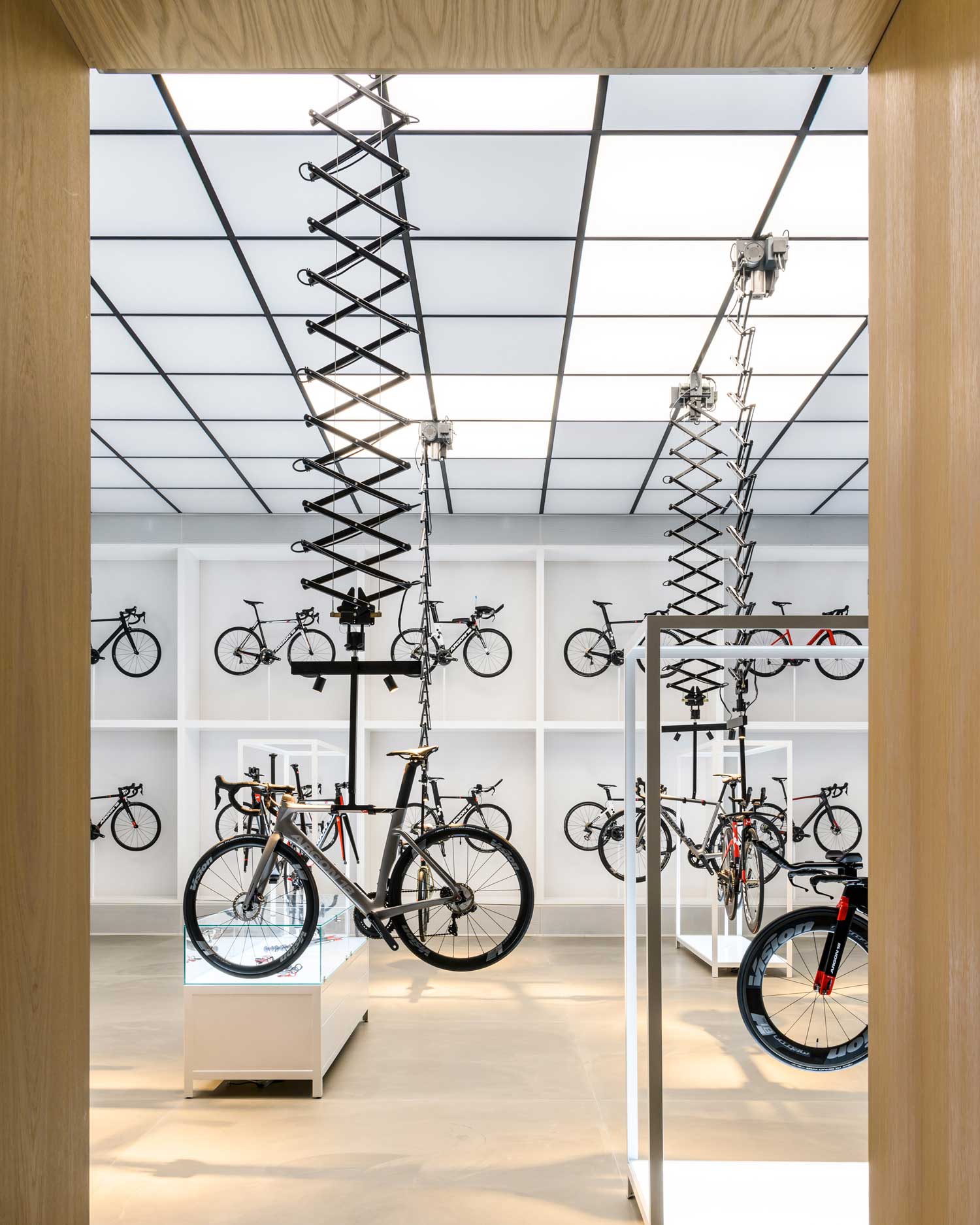 United Cycling LAB & Store in Lynge, Denmark by Johannes Torpe.-17