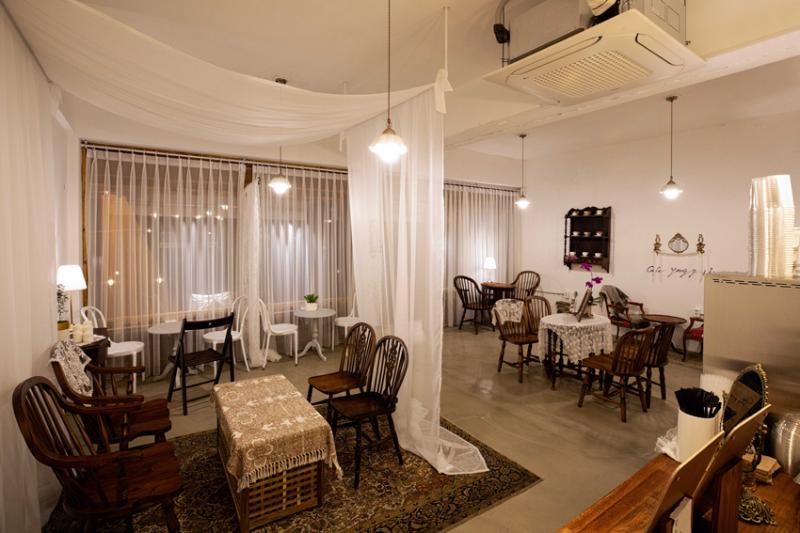 15 坪现代咖啡厅设计，展现极简与温馨的完美融合-2