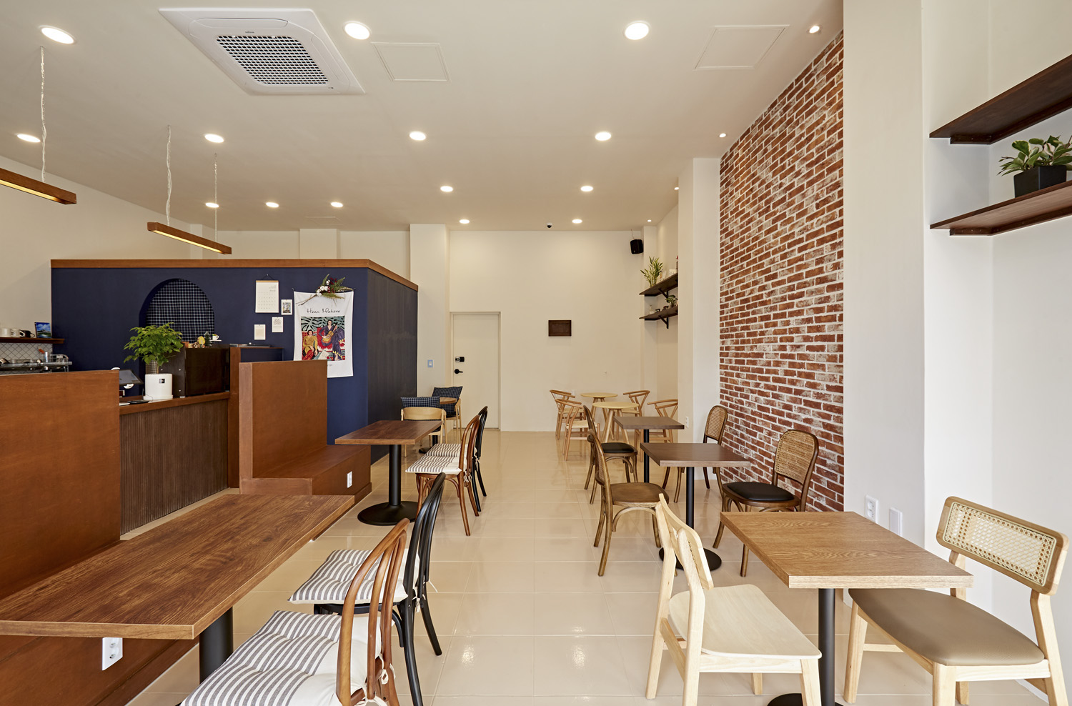 原木温馨 18 平咖啡店设计，简约不简单-5