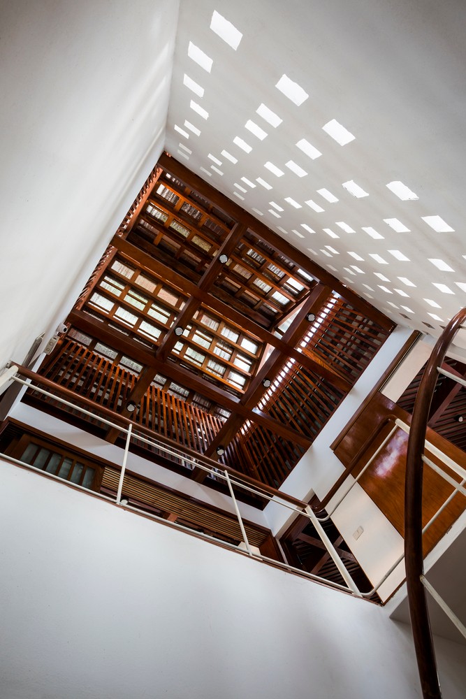 越南阶梯住宅：层层悬挑打造通透室内环境-17