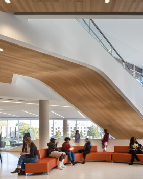摩根州立大学学生服务中心丨美国巴尔的摩丨Teeple Architects+GWWO Architects