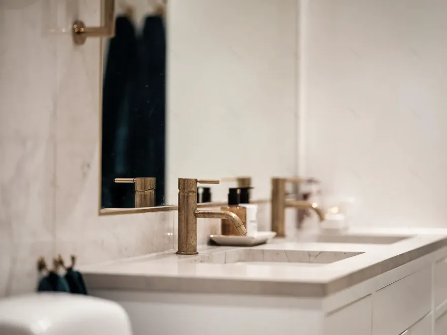 经典时尚一居室,玻璃墙设计打造通透空间-13