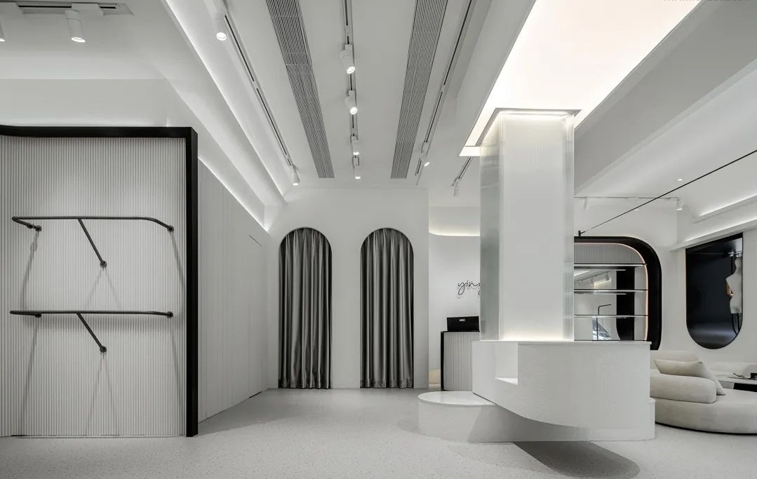 光与弧线共舞 · 普宁商业空间新典范丨中国广东丨深圳市陈浩鹏室内设计事务所-27