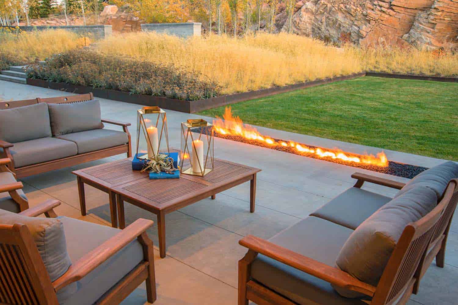 Majestic mountain home of stone and glass dominates its Utah landscape-27