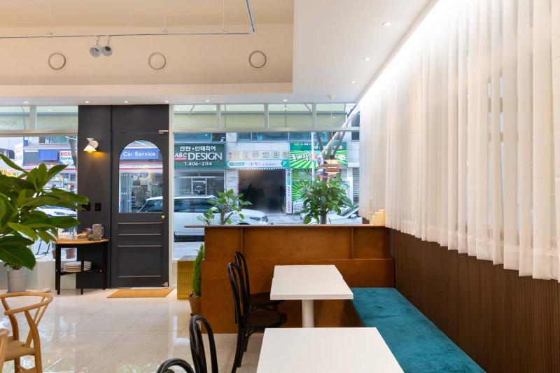 22 平米温馨小咖啡馆，打造温暖空间-13