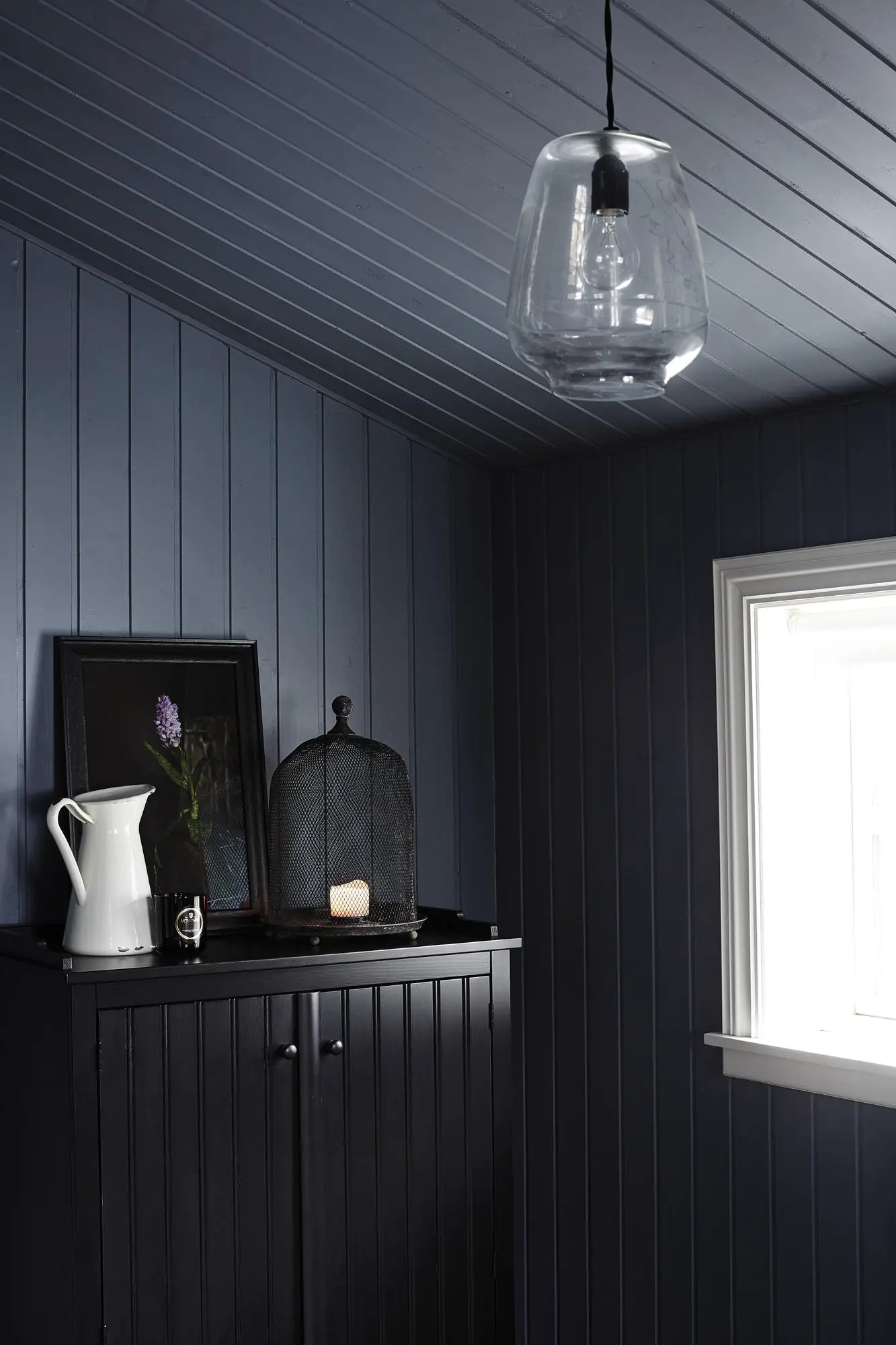 挪威现代渔夫之家，融入荒野的黑色景观-14