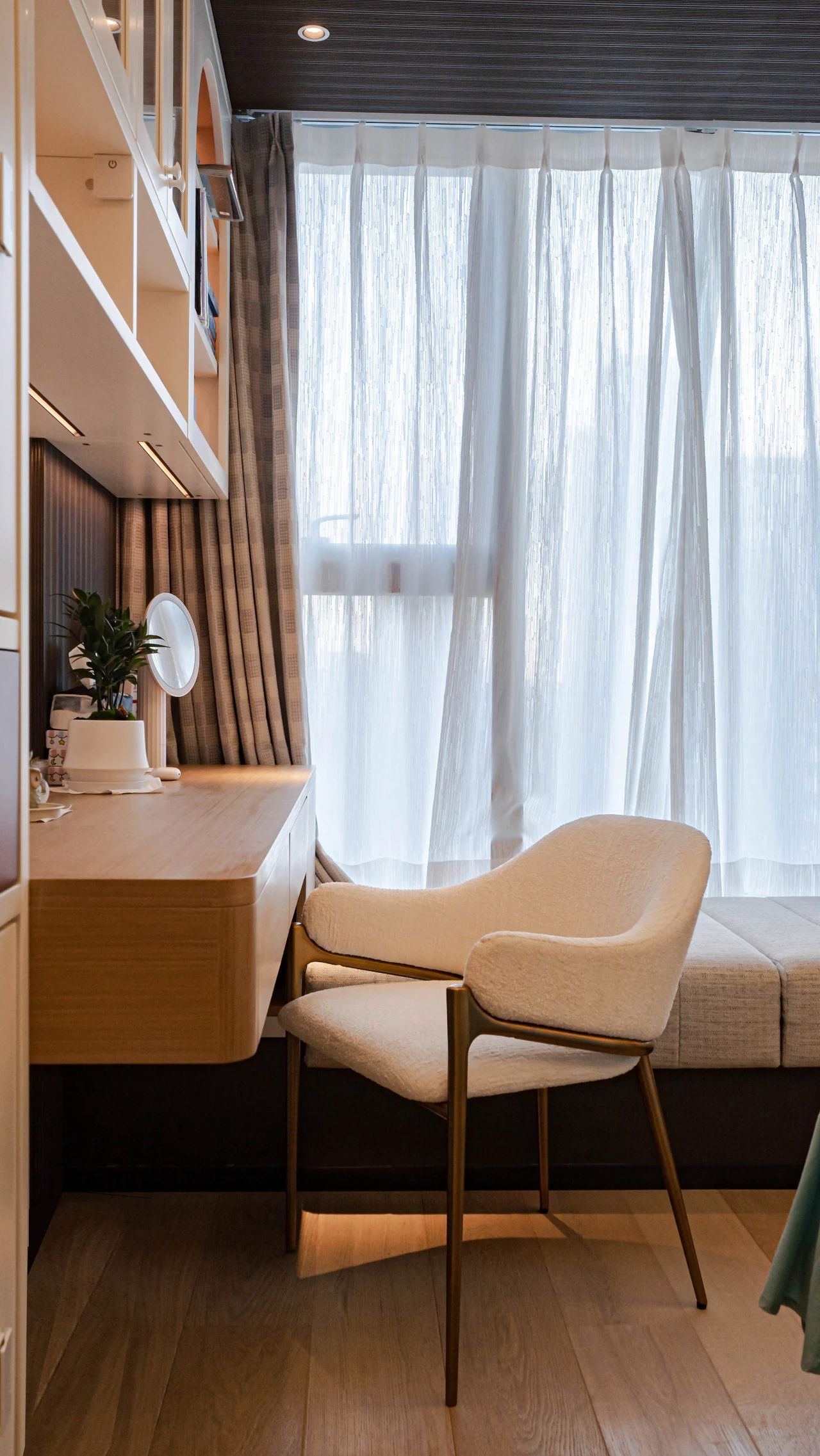 宇文长凝的 330㎡静谧之家丨温馨工作室-41