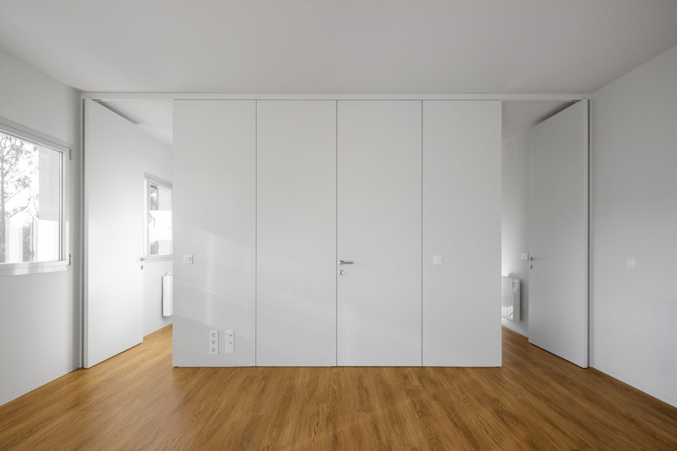 Nova Rio 住宅 | 极简主义与灵动开窗的完美融合-57