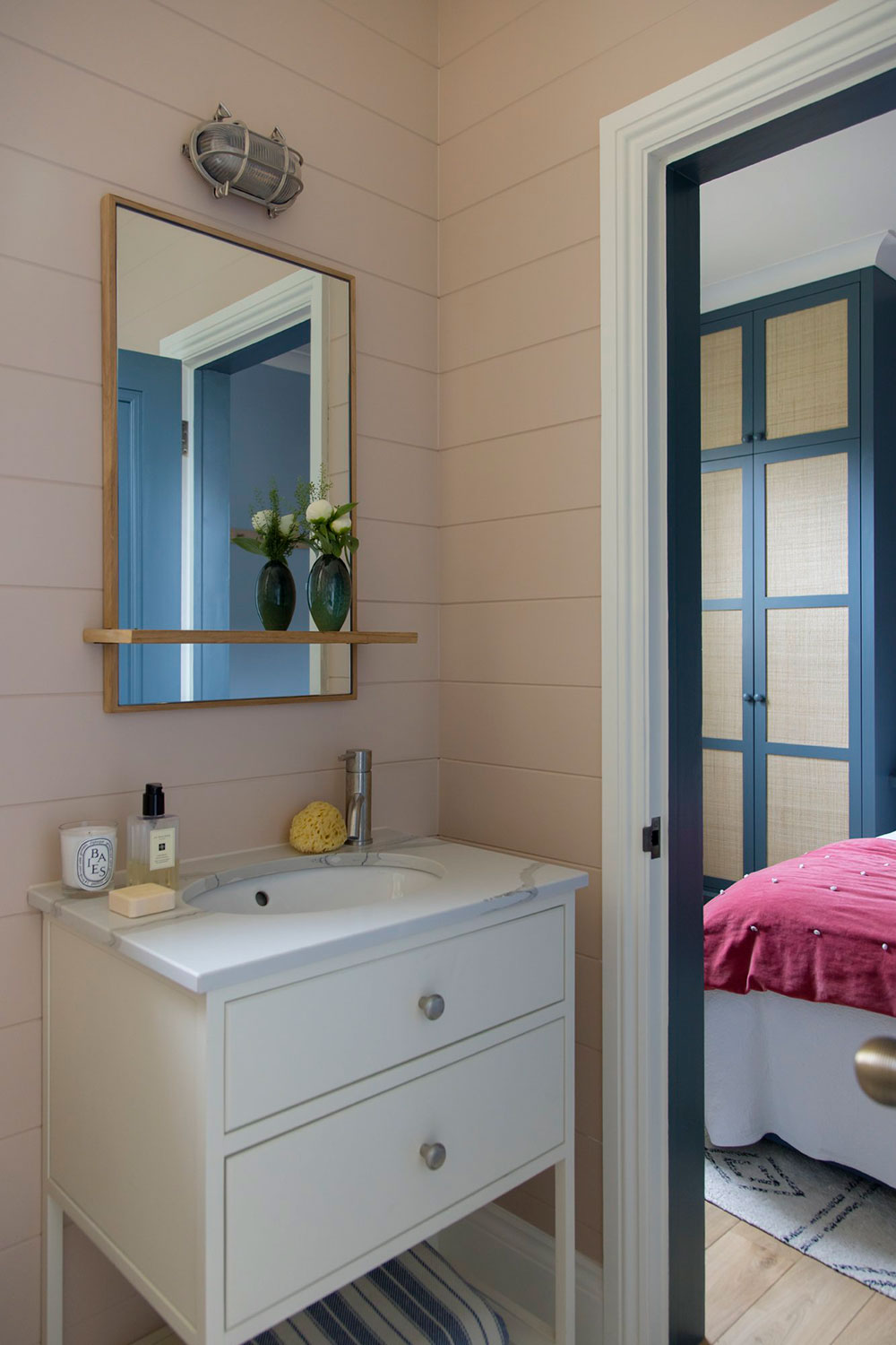 伦敦 19 世纪历史建筑公寓的彩色活力改造-22