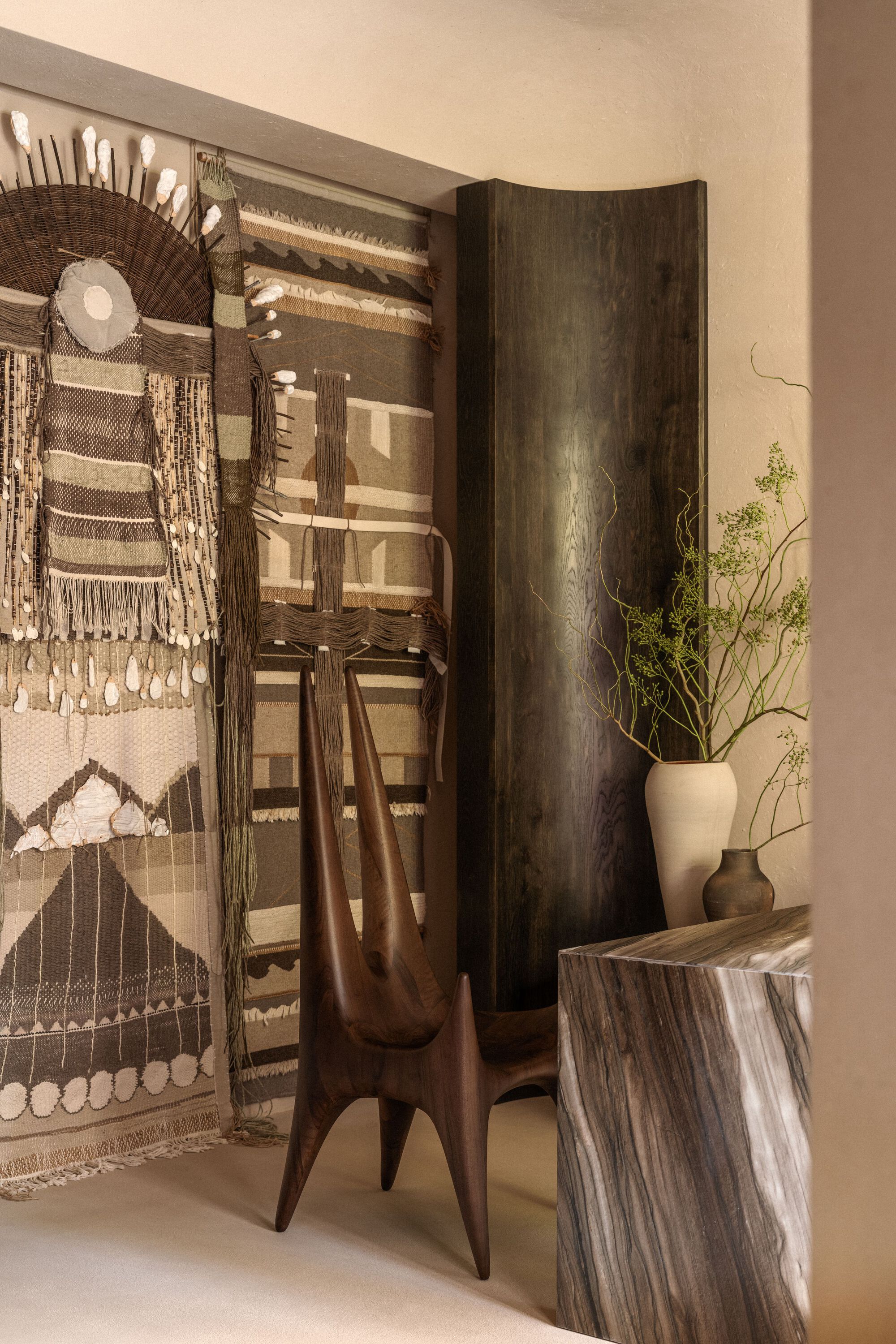 公证员艺术工作室(注:这里Artistic Office直译为艺术工作室,但结合Notary,可能在特定语境中有更合适的表达,若此翻译不符合要求,请提供更多背景信息) 丨乌克兰基辅-31