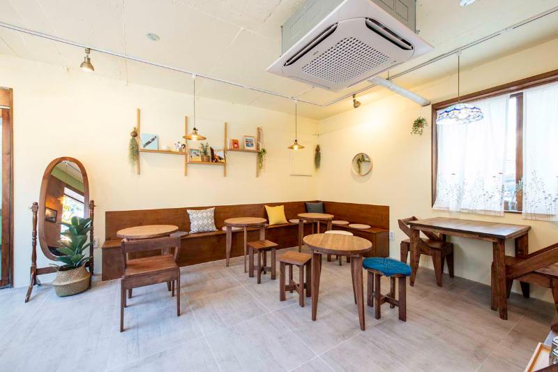 13 坪极简咖啡厅，诠释白色与木质的内敛魅力-7