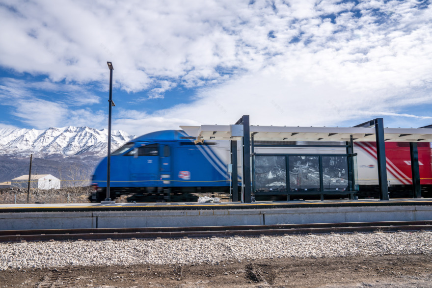 葡萄园通勤火车站-1