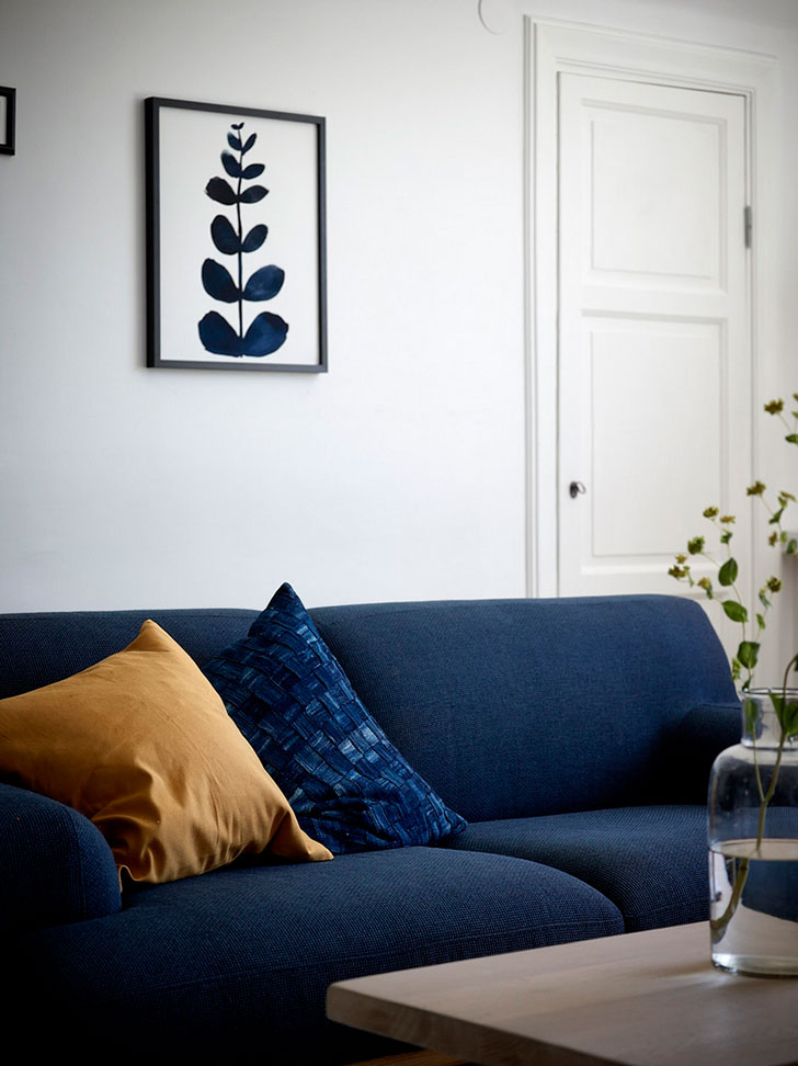 多彩内饰与内部窗户打造独特斯堪的纳维亚风格家居-10