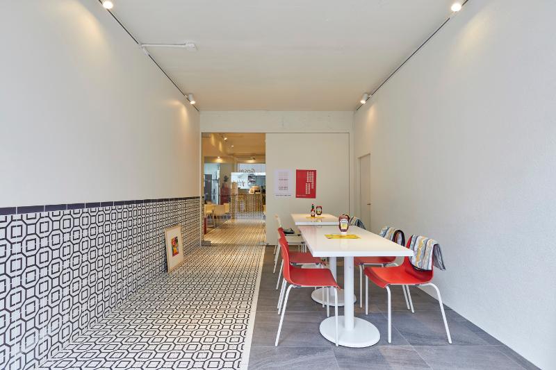 趣味十足，25 平米 TACOROCO 咖啡馆的温馨设计-8