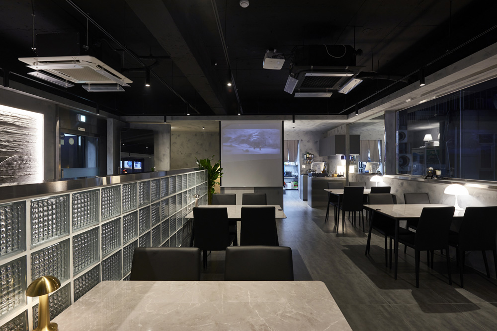 高级黑 | 25 坪韩餐店的精致内饰设计-8