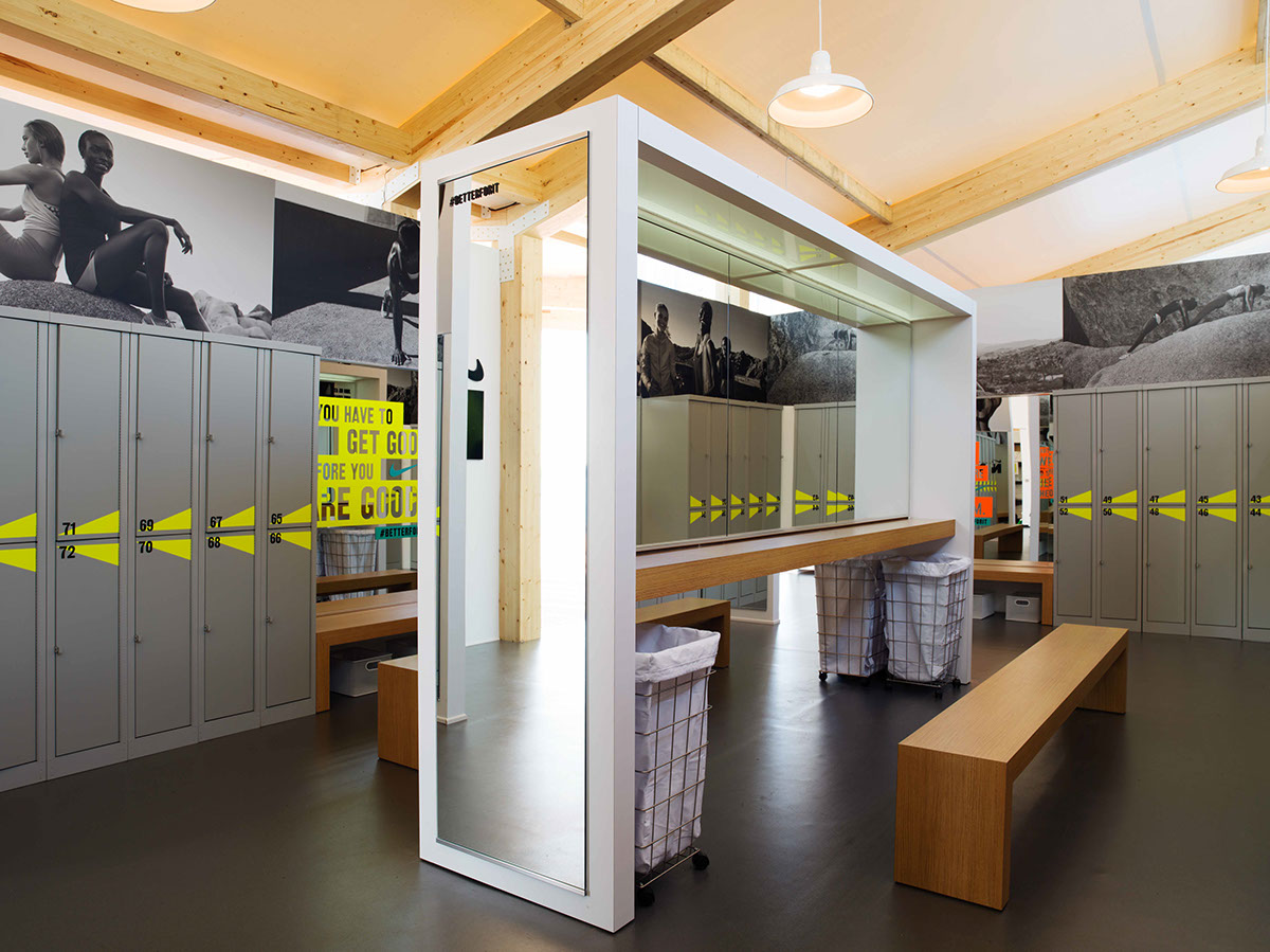 NIKE WOMEN - TORONTO-5