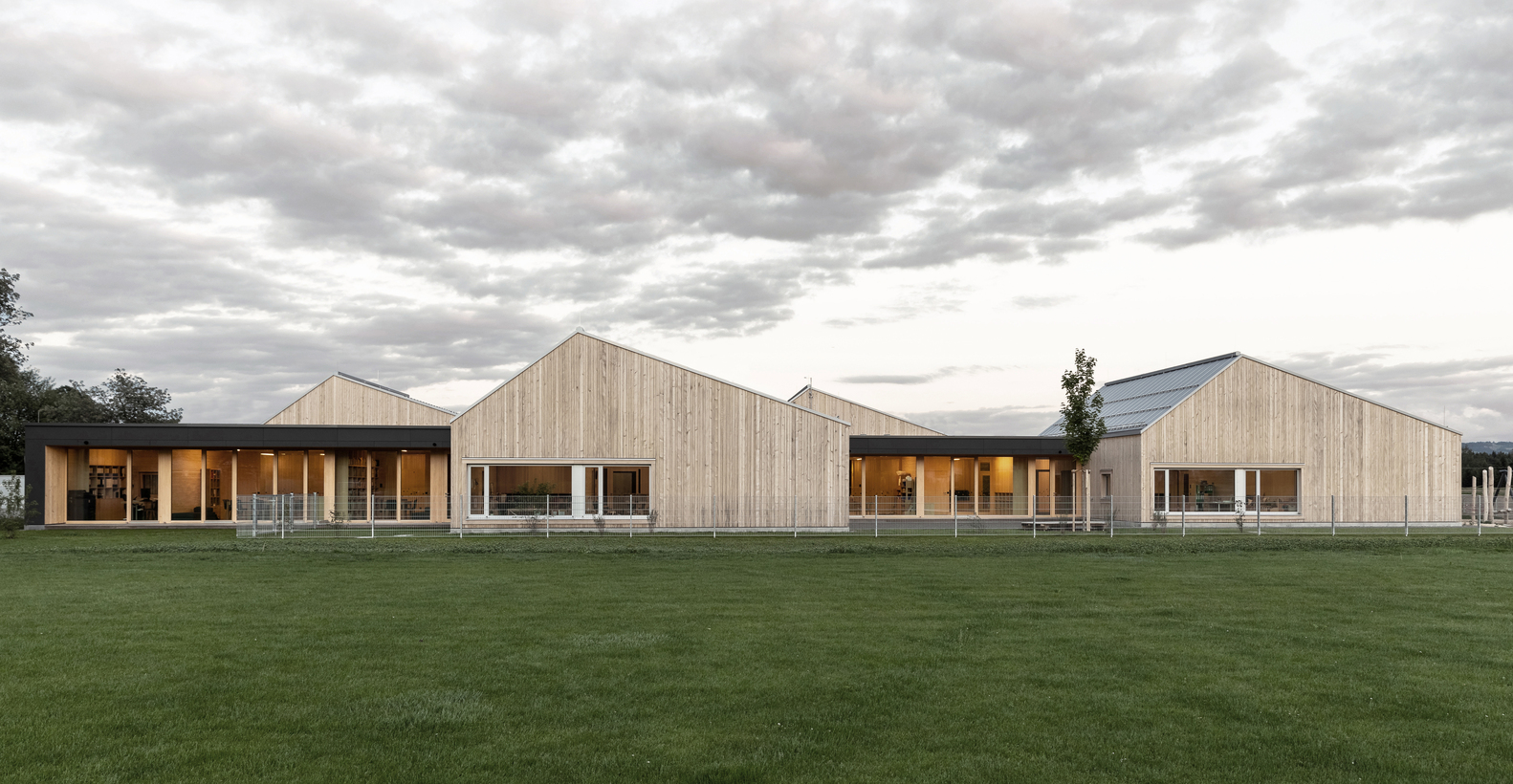 德国乡村的绿色环保幼儿园设计-16